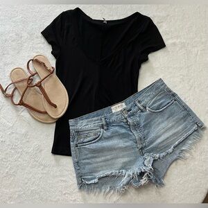 Free People We The Free Size 27 Denim distressed Jean Shorts